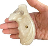 JRR04 ## New Smith & Wesson S&W J Frame Round Butt Bodyguard Grips Silver Medallions White Pearl Resin Checkered Handmade Handcraft Beautiful Gift Newyear Christmas Sport for Men by Handicraftgrips